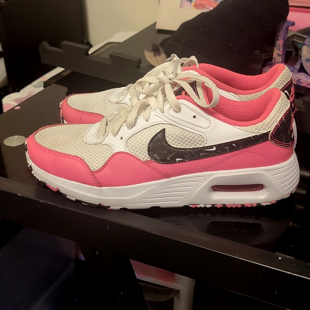 NIKE AIR MAX EXCEE SIZE 8.5